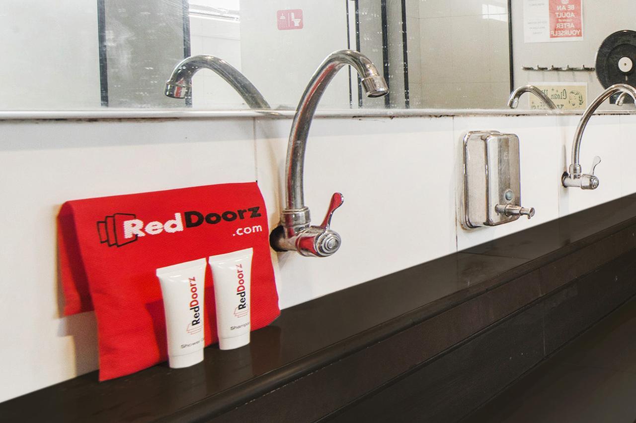 Reddoorz Hostel @ Jalan Besar Singapore Bagian luar foto
