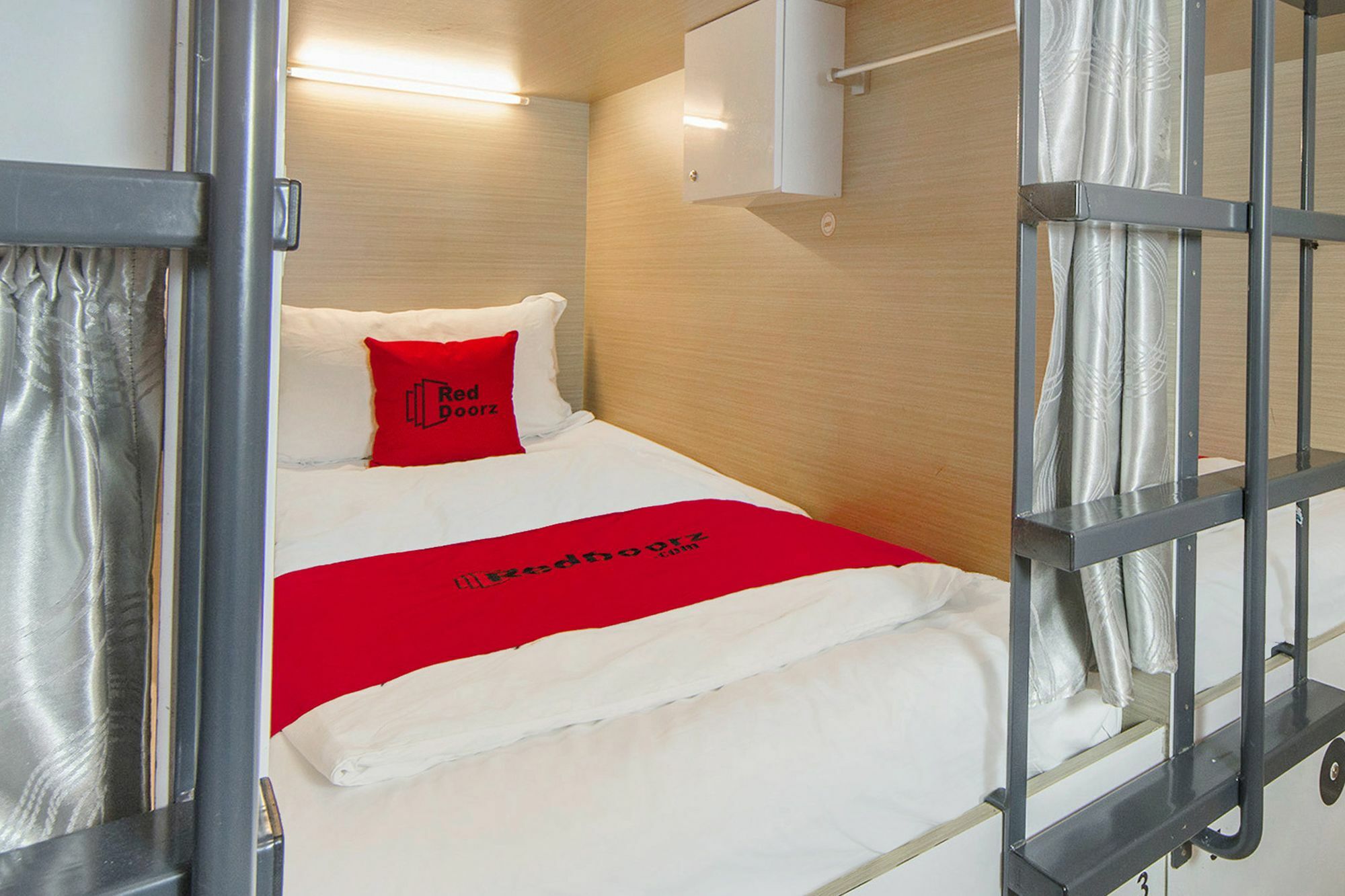 Reddoorz Hostel @ Jalan Besar Singapore Bagian luar foto